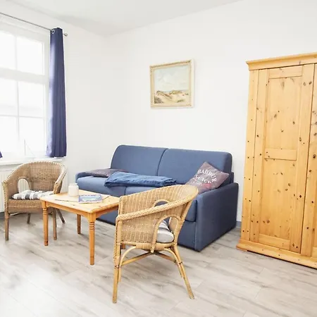 Im Zentrum Gelegenes 1-raum-apartment - Haus Rugier 02 Apartamento Goehren (Ruegen)