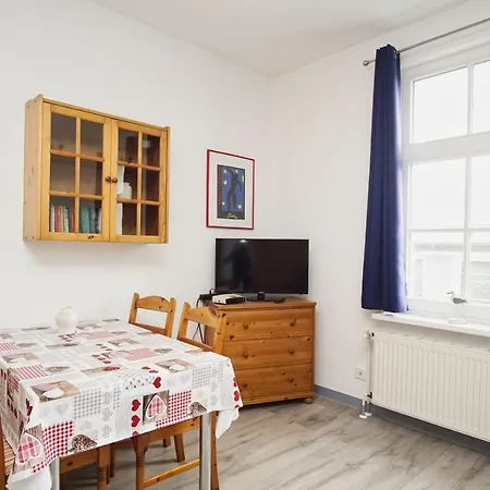 Haus Rugier 02 *