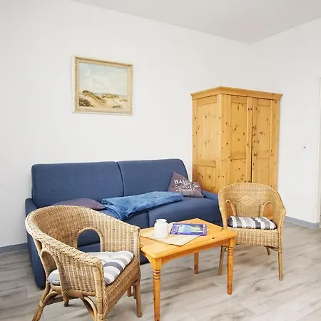 Im Zentrum Gelegenes 1-raum-apartment - Haus Rugier 02 Apartamento Goehren (Ruegen)