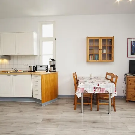 Apartamento Im Zentrum Gelegenes 1-raum-apartment - Haus Rugier 02