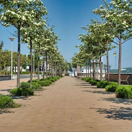 Im Zentrum Gelegenes 1-raum-apartment - Haus Rugier 02 * Goehren (Ruegen)